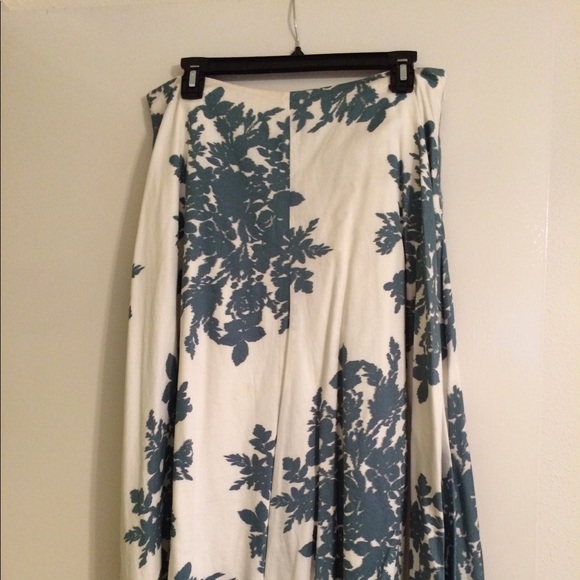 GAP Dresses & Skirts - Gap Mid calf length skirt